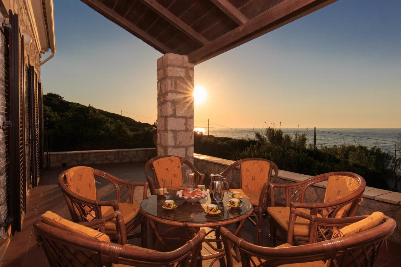 Villa Quietude Агиос Стефанос Экстерьер фото